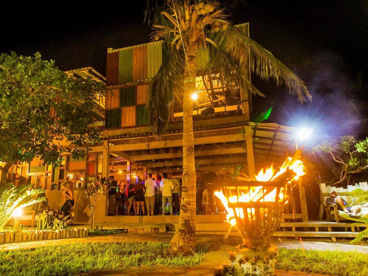 Mozambeat Motel Tofo Екстер'єр фото