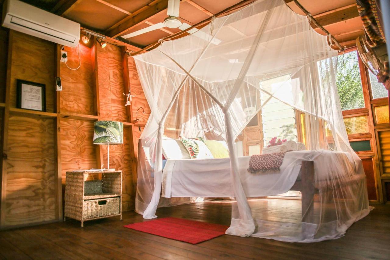 Mozambeat Motel Tofo Екстер'єр фото