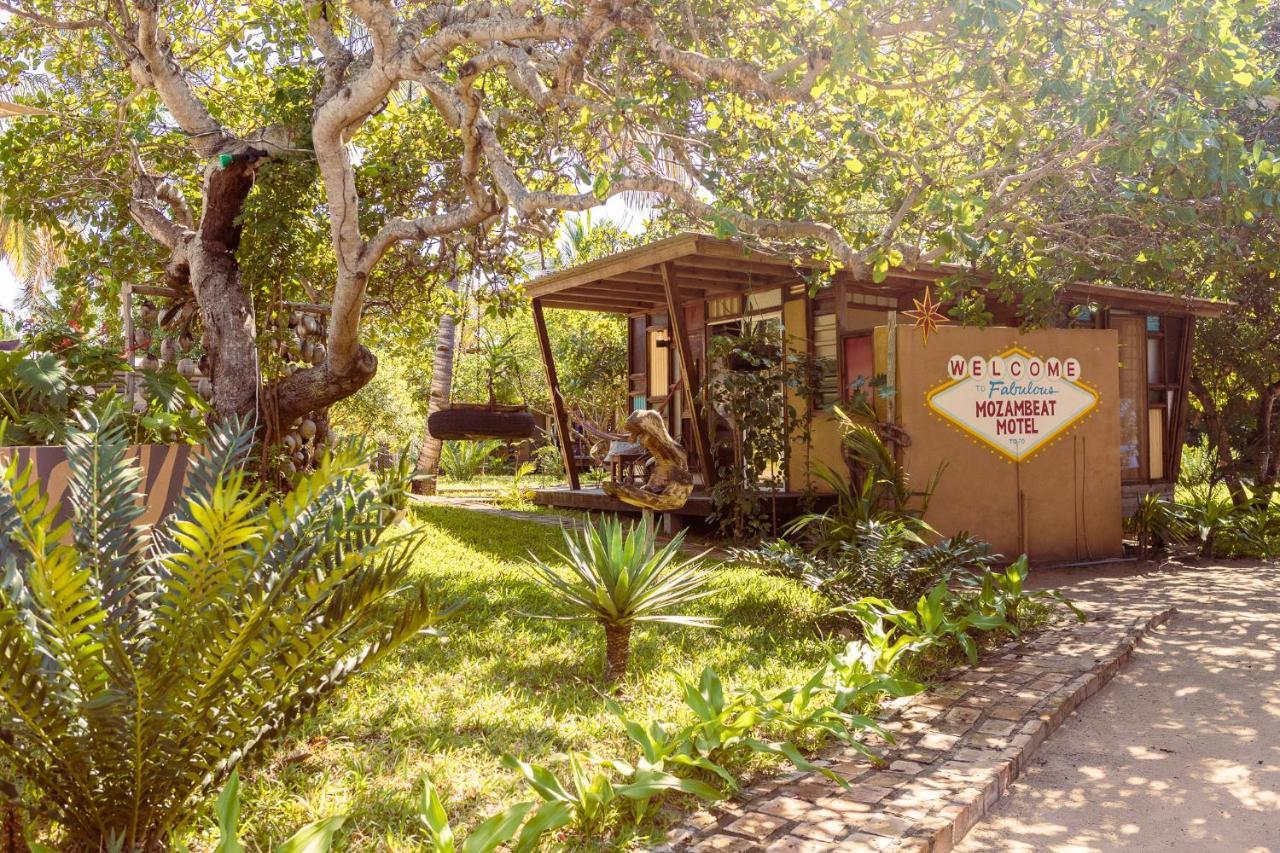 Mozambeat Motel Tofo Екстер'єр фото
