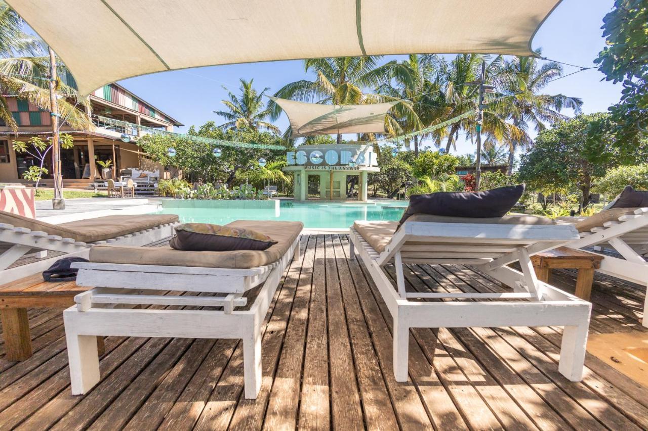 Mozambeat Motel Tofo Екстер'єр фото
