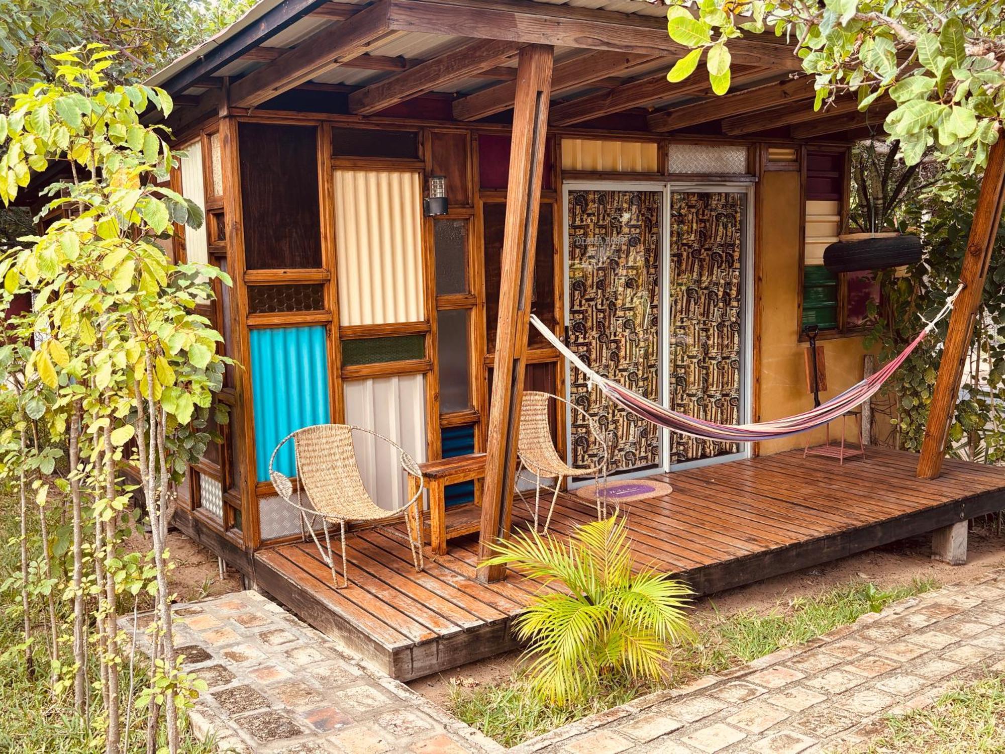 Mozambeat Motel Tofo Екстер'єр фото