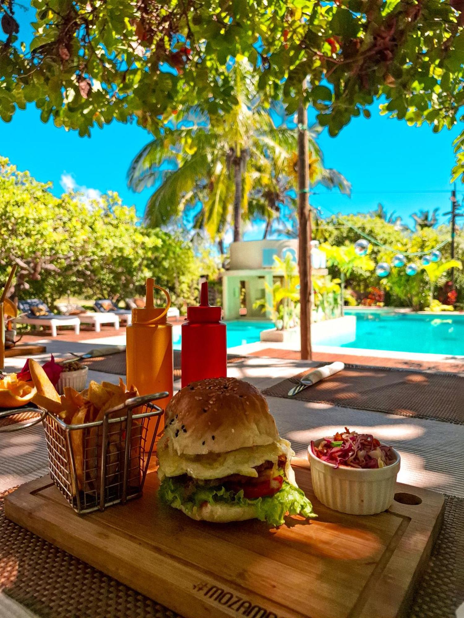 Mozambeat Motel Tofo Екстер'єр фото