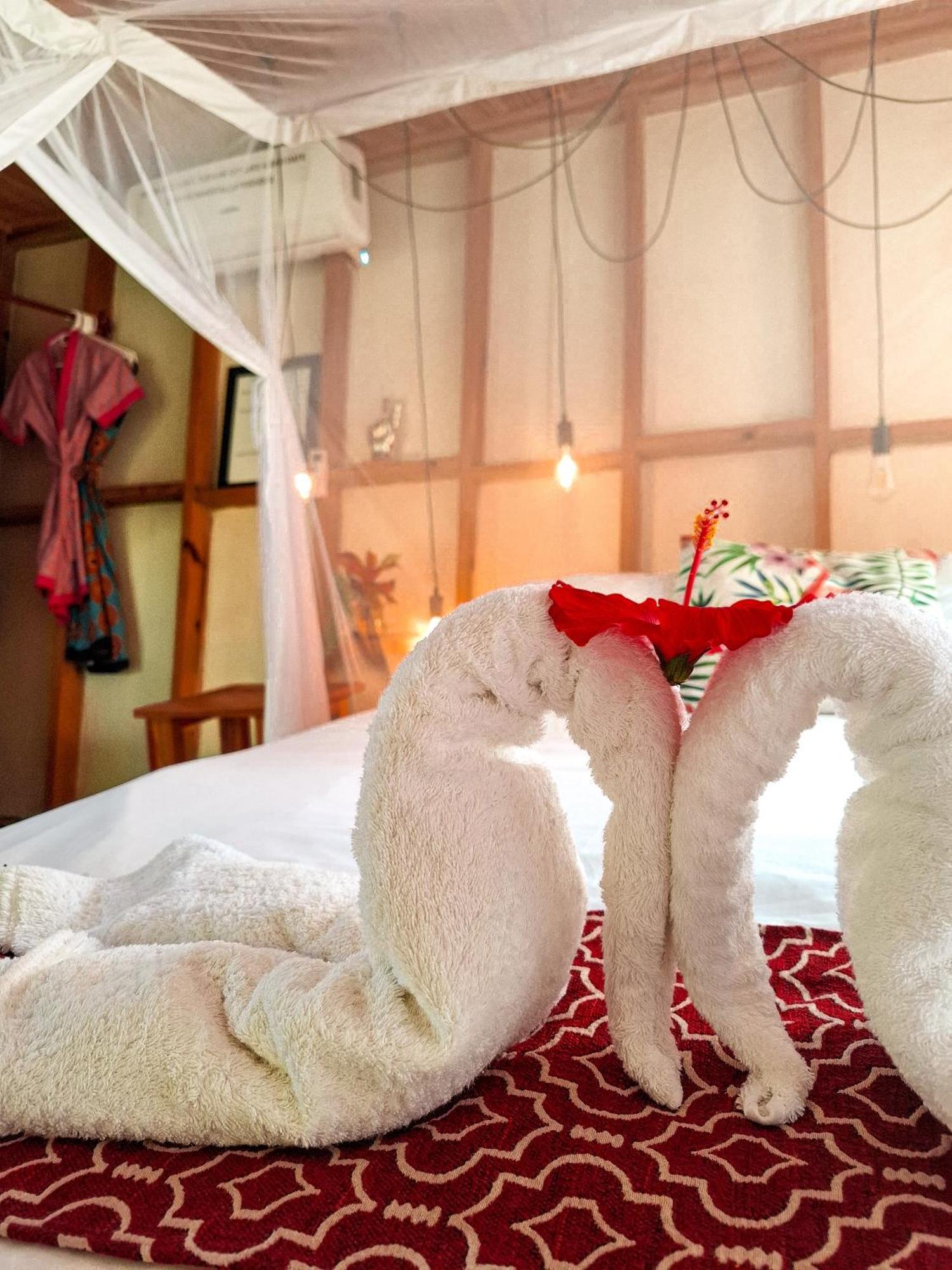 Mozambeat Motel Tofo Екстер'єр фото