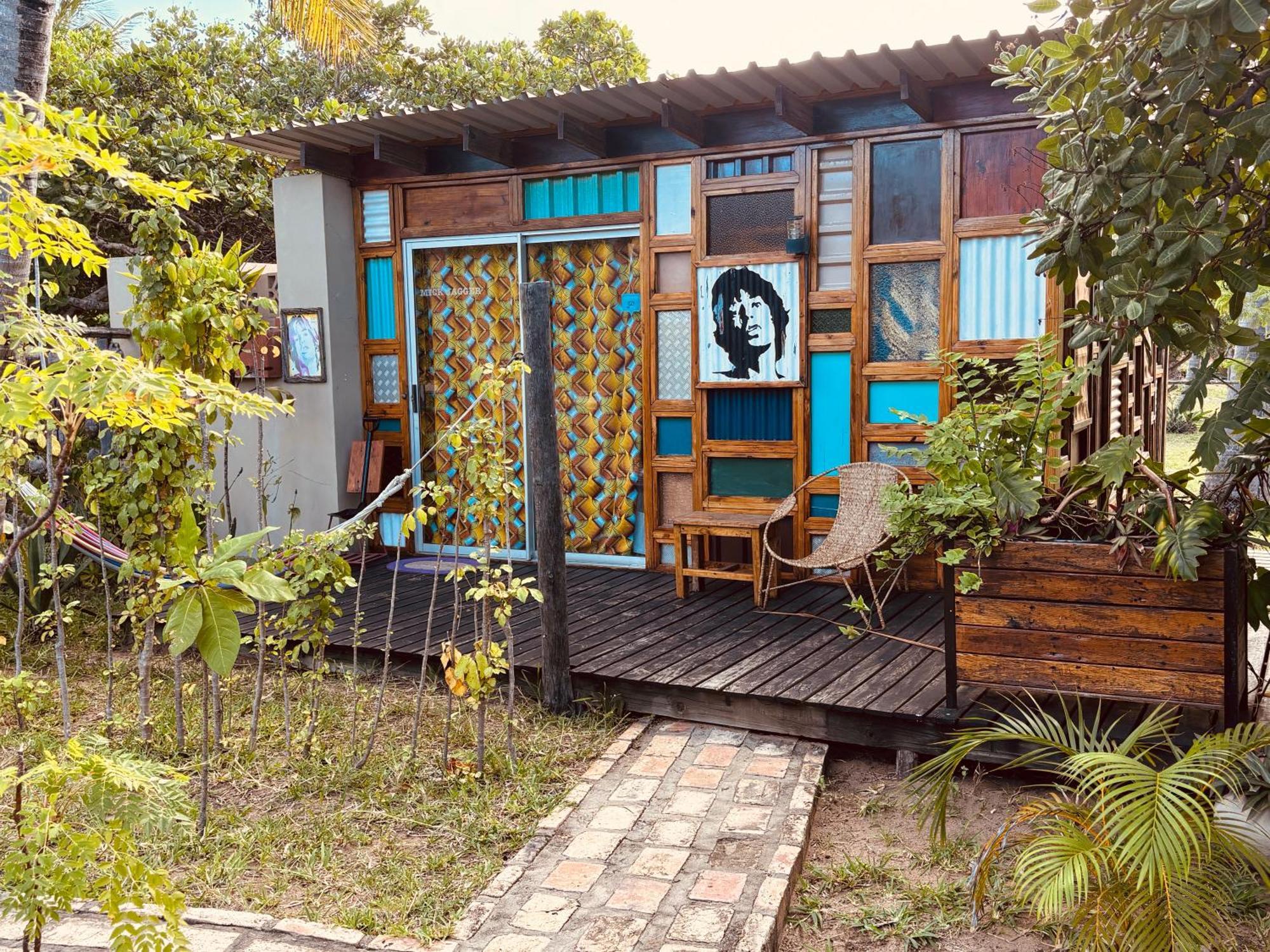 Mozambeat Motel Tofo Екстер'єр фото